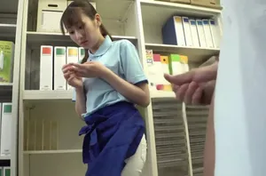 Cô gái nhà kế bên hư hỏng của tôi