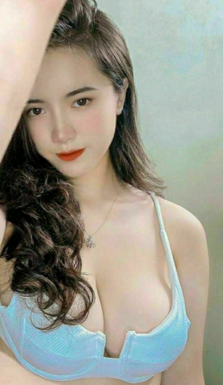 Liếc mắt đưa tình với chú công nhân độc thân
